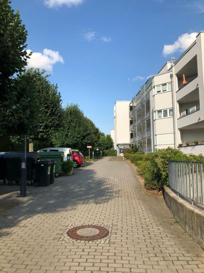 Parkplatz Und Balkon - Burberg'S Heimathafen In ヴィースバーデン エクステリア 写真